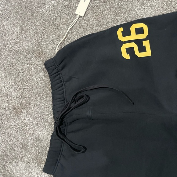 Essentials Sweatpants - Picture 2 of 6